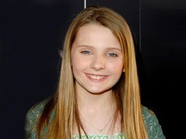Abigail-breslin-wallpaper-normal-1800382462.jpg